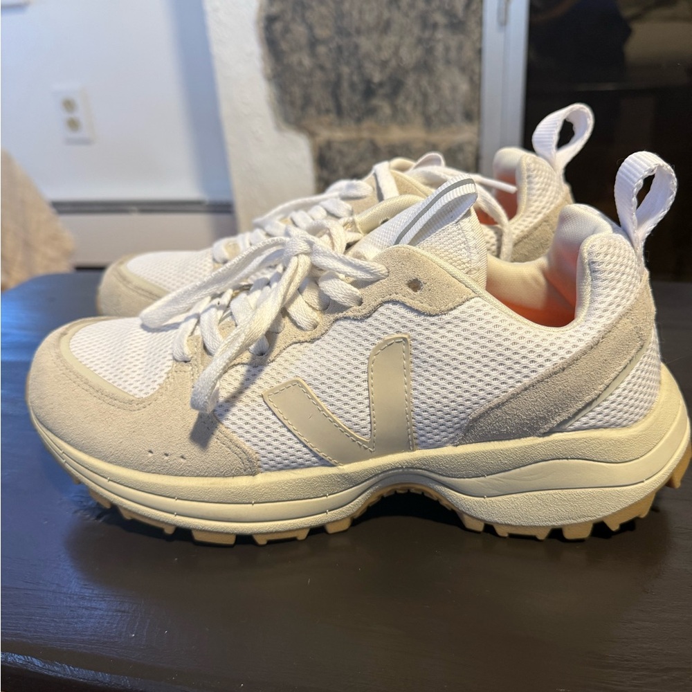 Veja White and Cream Women's Sneakers